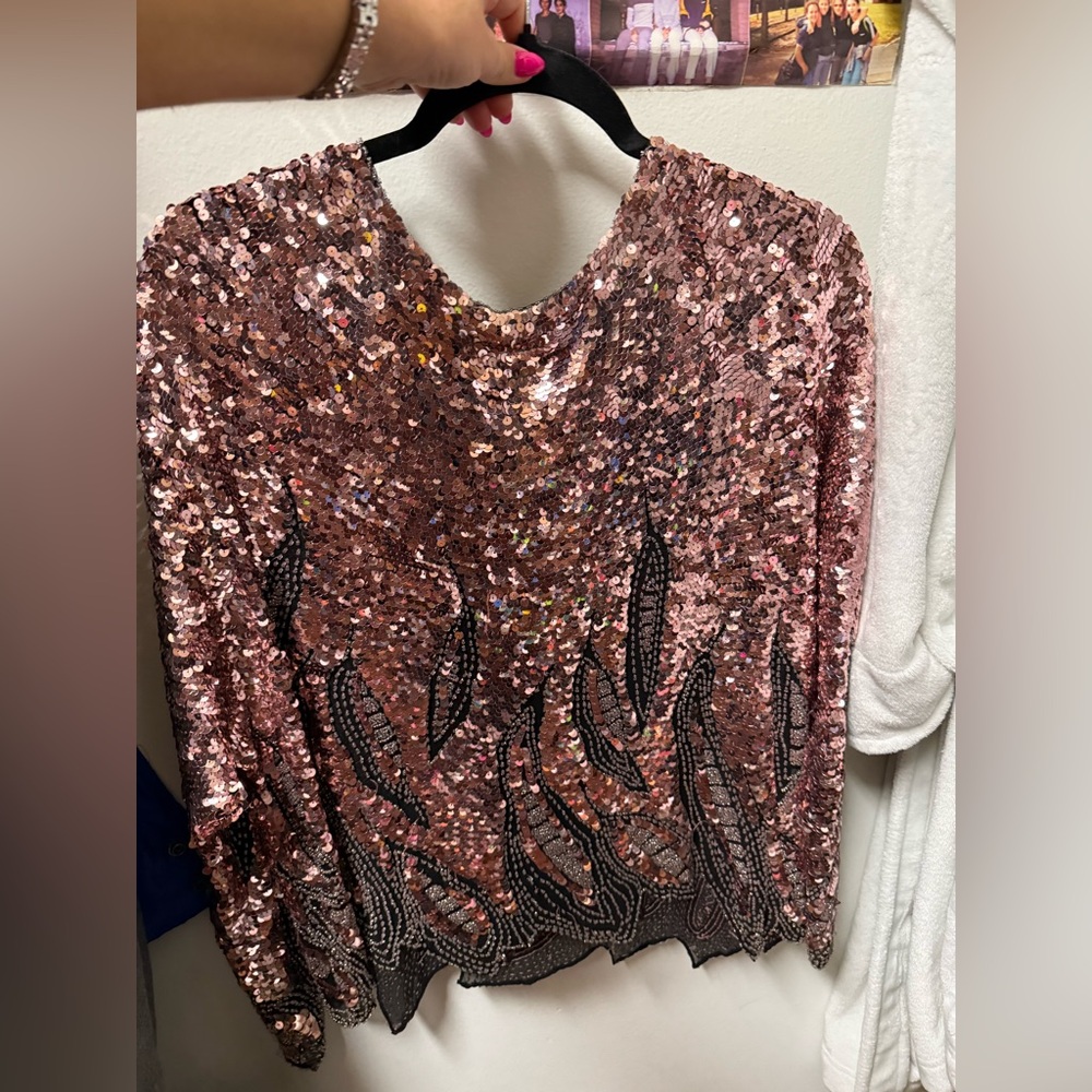 Oleg Cassini Blouse size XL powder pink sequins. Loose fit like M